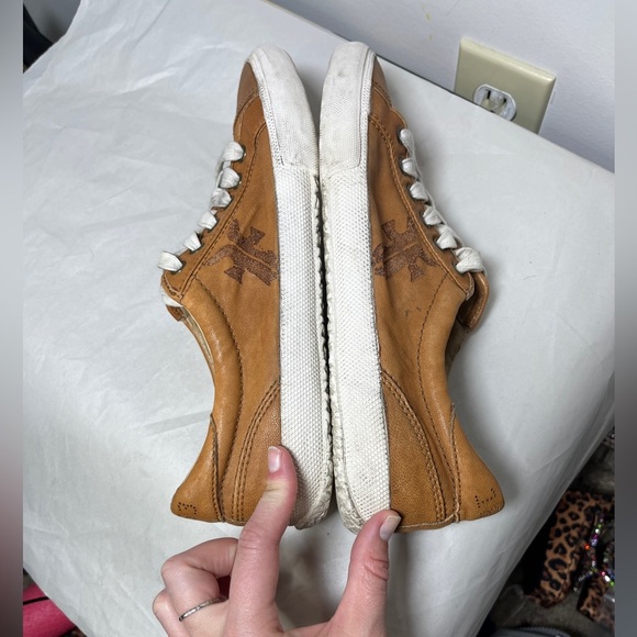 Frye Kira Distressed Branded Leather Low Top Sneakers Sz 10 - Picture 11 of 14